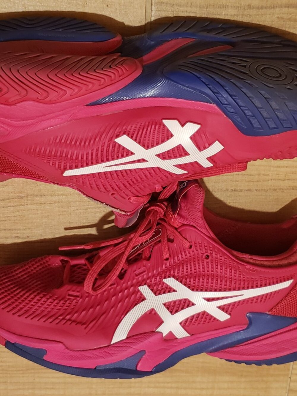 WOMEN'S ASICS COURT FLYTEFOAM SHOES (SIZE 9.5)